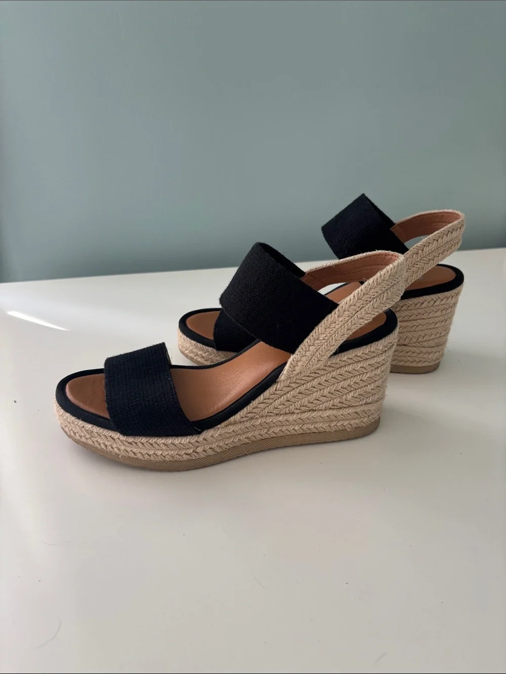 MIA Brittni black wedge